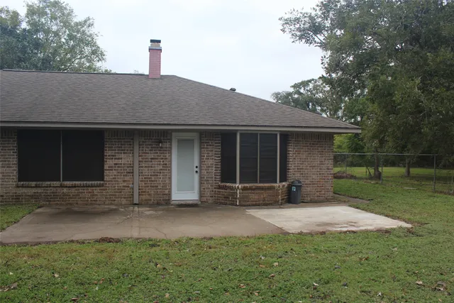 $1,600 | 265 Wayne Drive, Clute, TX 77531