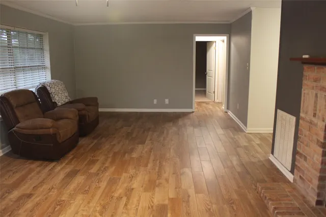 $1,600 | 265 Wayne Drive, Clute, TX 77531