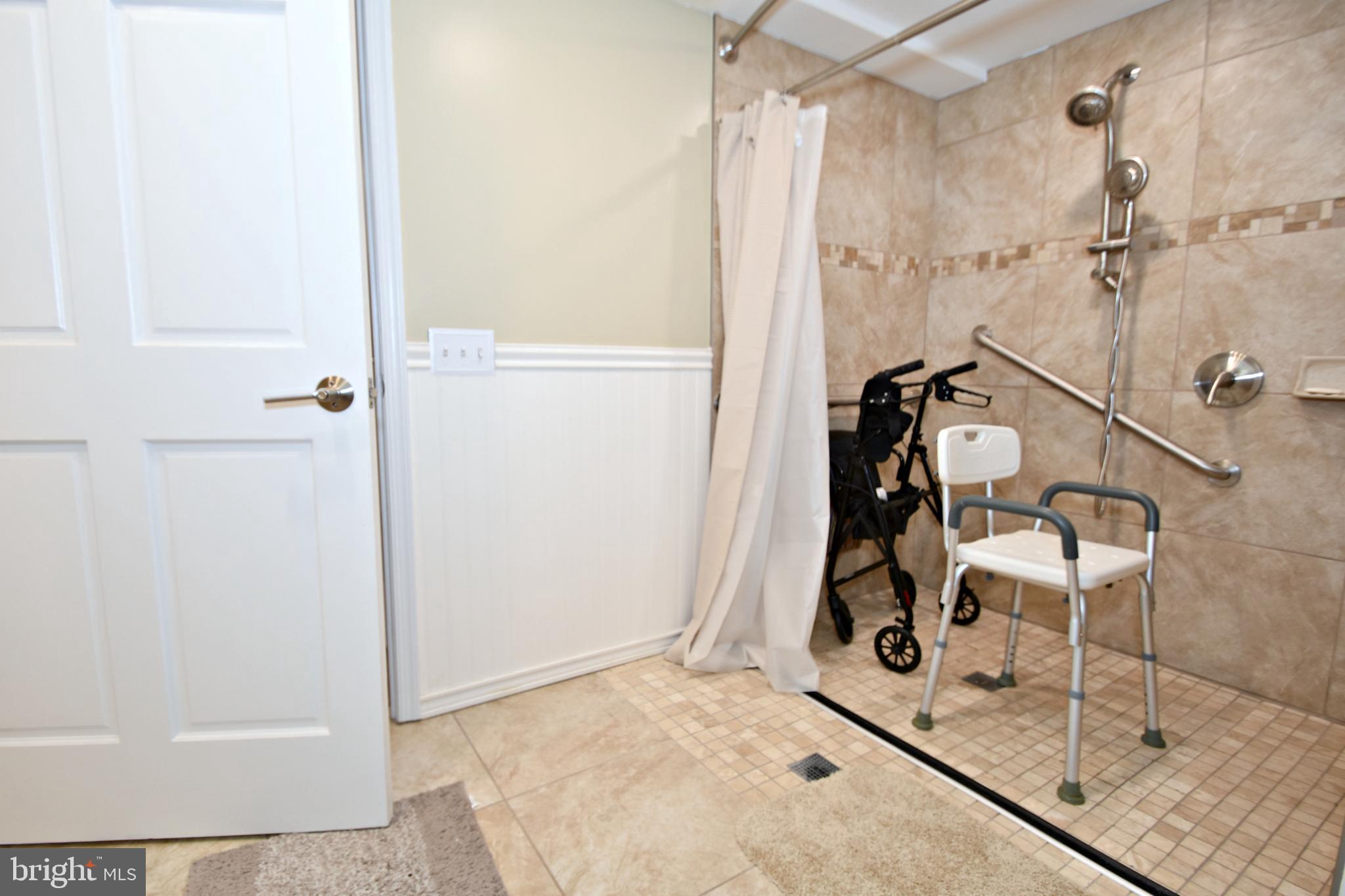 10801 Rayland Road Philadelphia, PA 19154 - Photo 22 of 28 Handicapped Accessible Bathroom