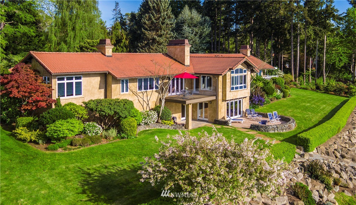 23211 Kingsbury Road Southwest Vashon, WA 98070 - Photo 3 of 25 Gallery Image 3