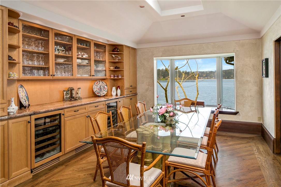 23211 Kingsbury Road Southwest Vashon, WA 98070 - Photo 8 of 25 Gallery Image 8