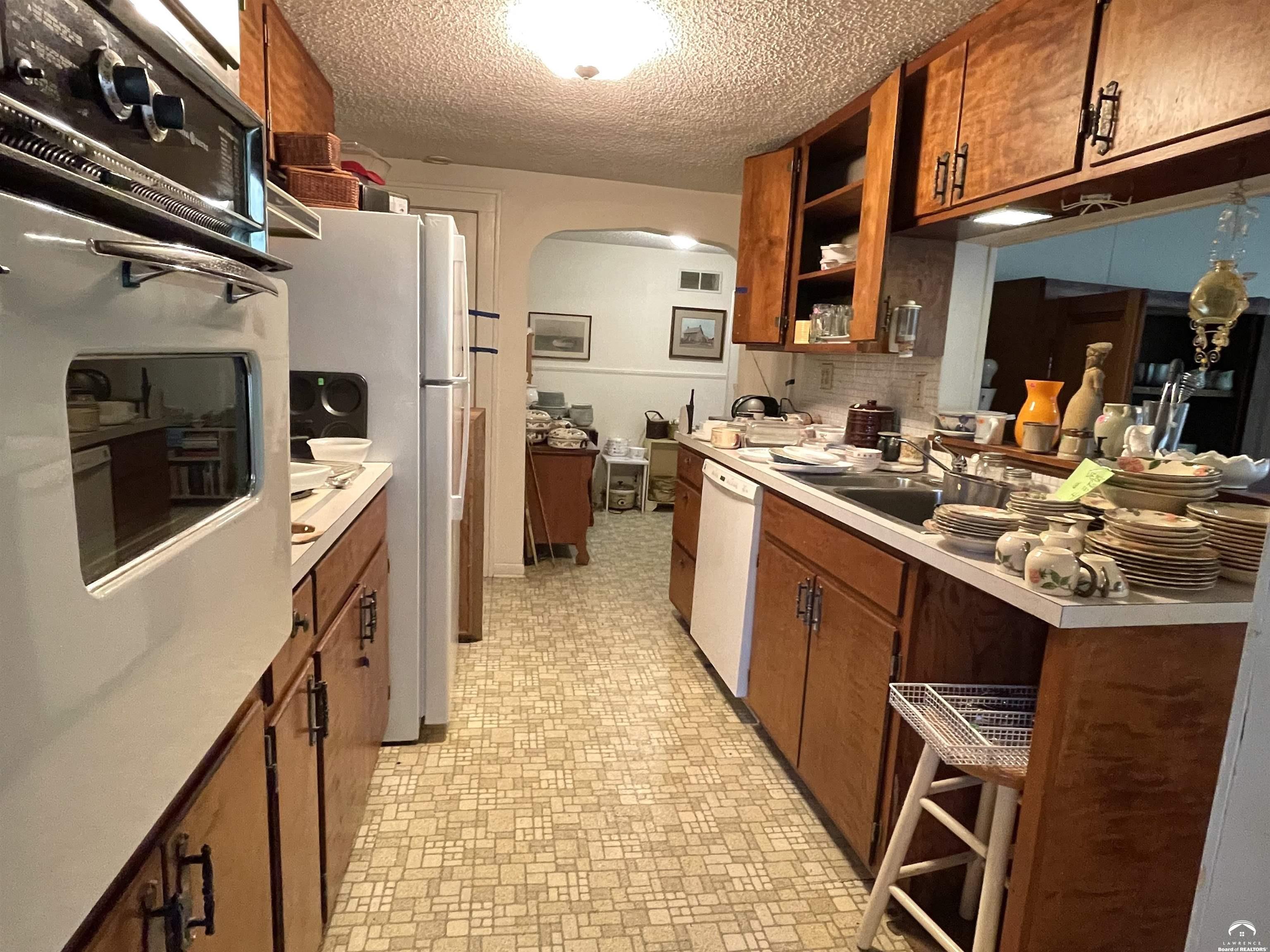 1908 Ohio Street Lawrence, KS 66046 - Photo 9 of 14