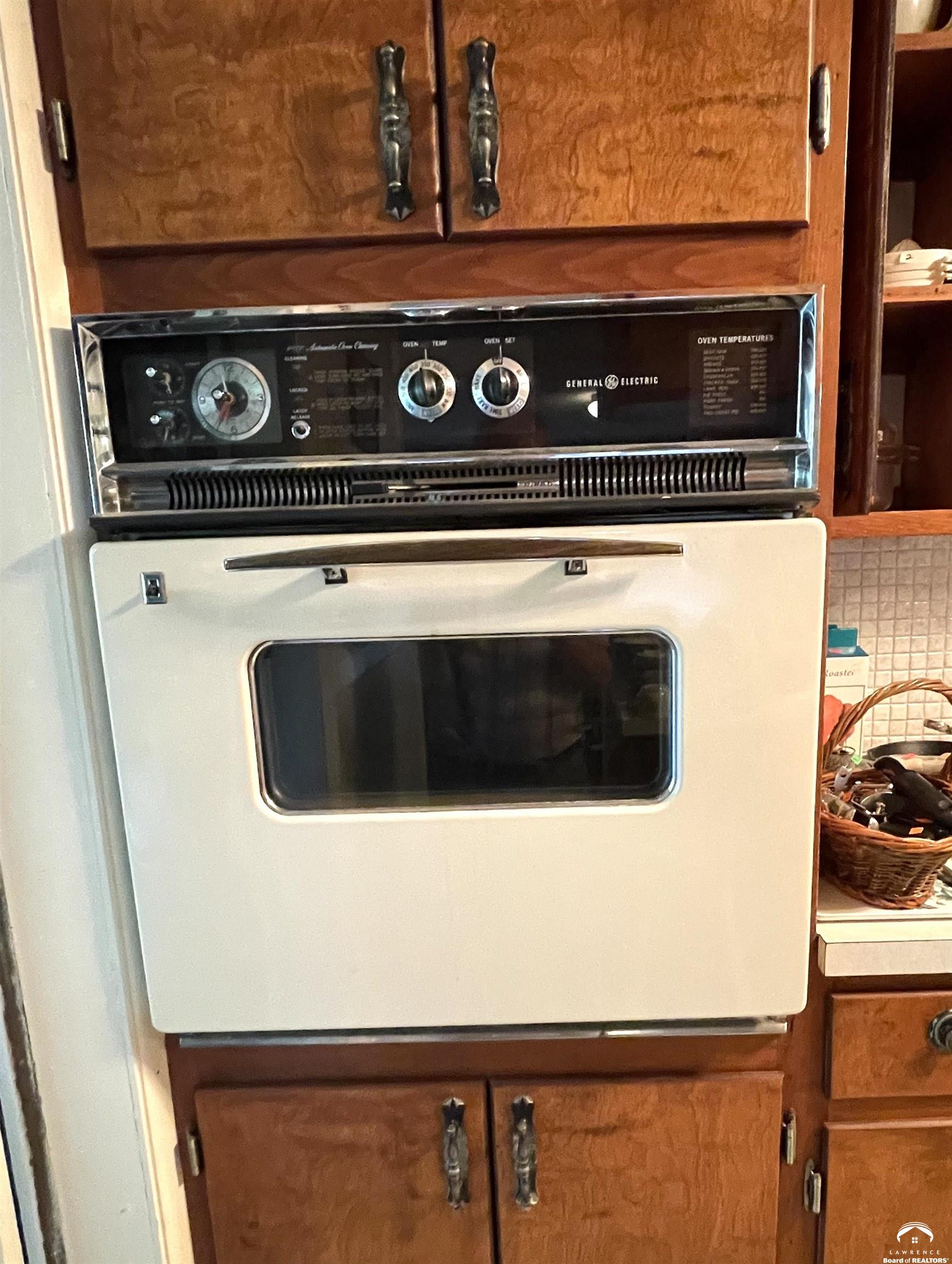 1908 Ohio Street Lawrence, KS 66046 - Photo 10 of 14