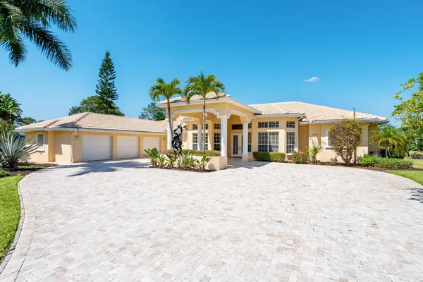 $7,900 | 8668 Marlamoor Lane, Palm Beach Gardens, FL 33412