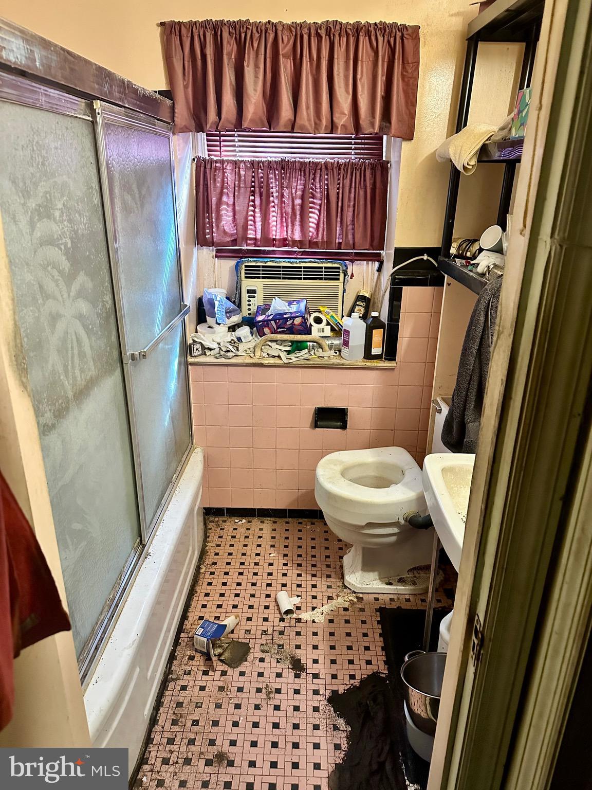 210 Farnham Road Havertown, PA 19083 - Photo 11 of 18 a bathroom with a toilet and a shower