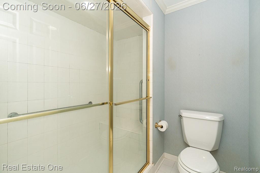 3347 St George Court Rochester, MI 48306 - Photo 26 of 51 Main primary bath shower