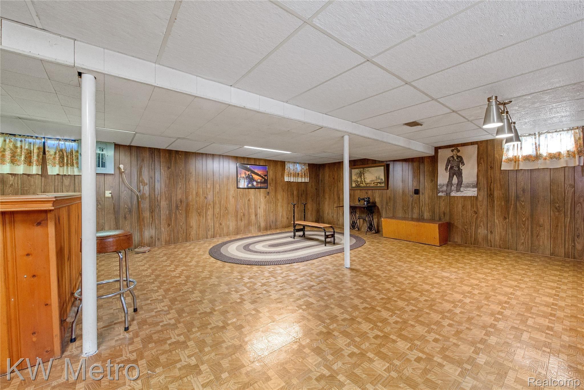 5000 Commerce Road West Bloomfield, MI 48324 - Photo 16 of 20 DSC_4577.jpg