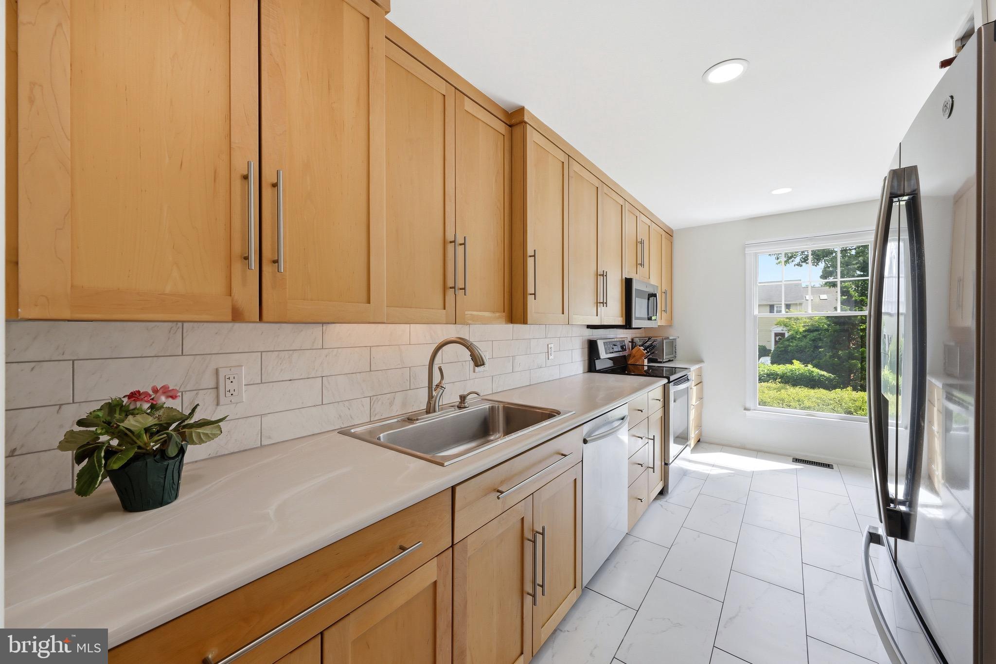 633 East Main Street, Unit B2 Moorestown, NJ 08057 - Photo 3 of 11