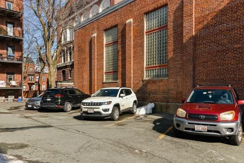 $539,000 | 529 East Broadway, Unit 4, Boston, MA 02127