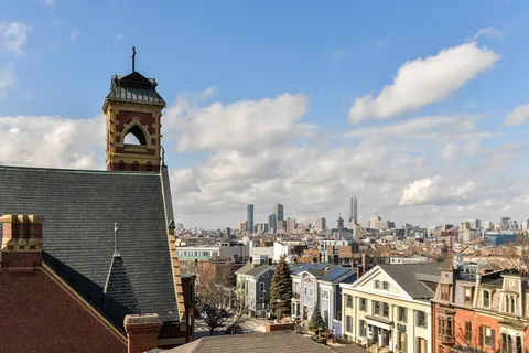 $539,000 | 529 East Broadway, Unit 4, Boston, MA 02127
