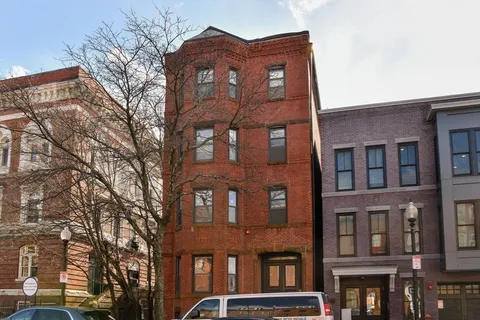 $539,000 | 529 East Broadway, Unit 4, Boston, MA 02127