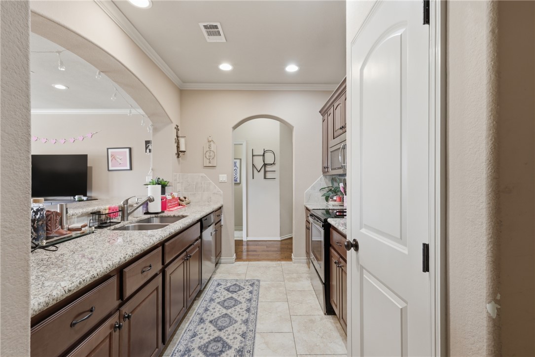 1440 Cres Ridge Drive College Station, TX 77845 - Photo 5 of 20