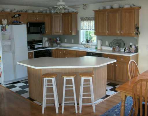 2062 Wood Road Shelocta, PA 15774 - Photo 3 of 8 Kitchen.