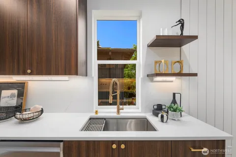 $1,049,950 | 5921 32nd Avenue Southwest, Seattle, WA 98126