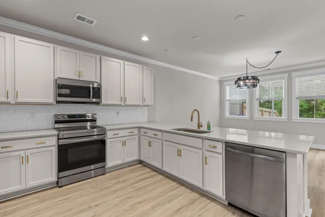 $347,900 | 5133 Park Creek Avenue, North Charleston, SC 29418