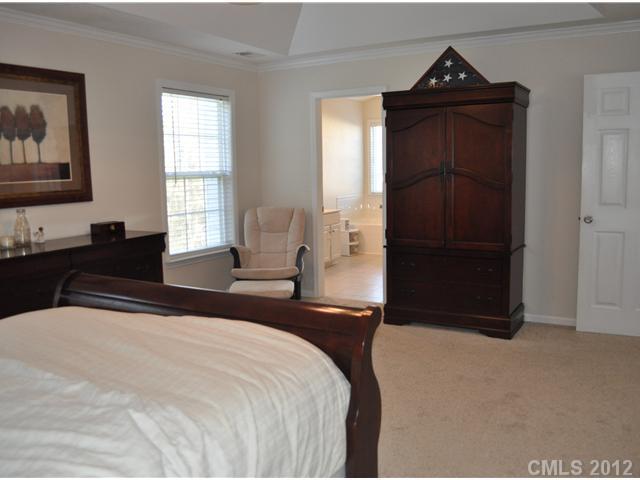 12007 Fox Glen Road Charlotte, NC 28269 - Photo 8 of 16