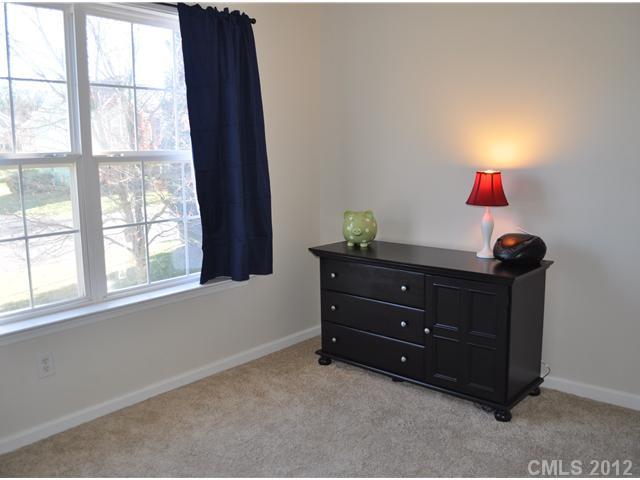 12007 Fox Glen Road Charlotte, NC 28269 - Photo 9 of 16