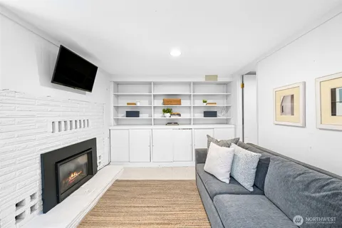 $729,500 | 2219 Old Lakeway Drive, Bellingham, WA 98229