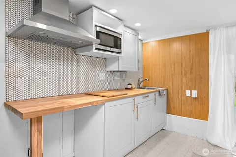 $729,500 | 2219 Old Lakeway Drive, Bellingham, WA 98229