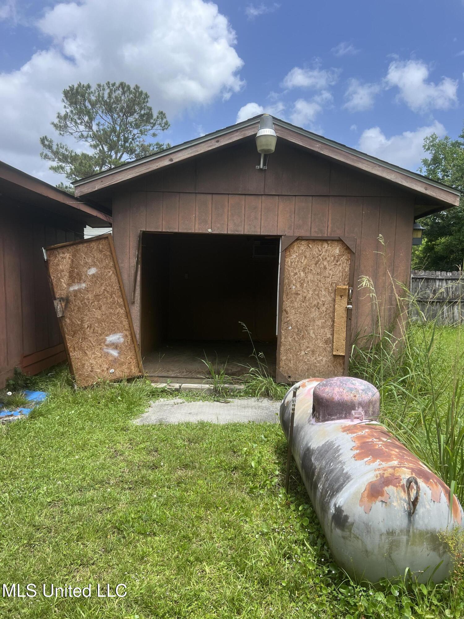 1809 Riverside Drive Gautier, MS 39553 - Photo 18 of 21 IMG_8320