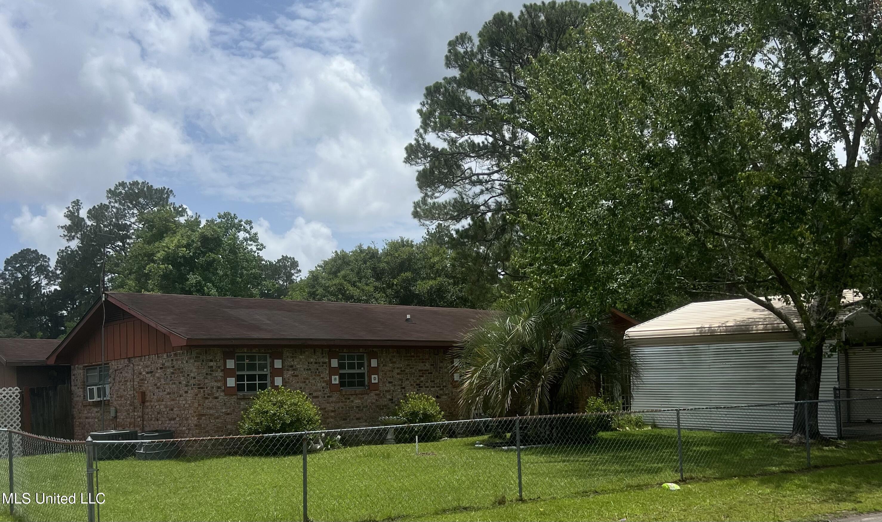 1809 Riverside Drive Gautier, MS 39553 - Photo 2 of 21 IMG_8307