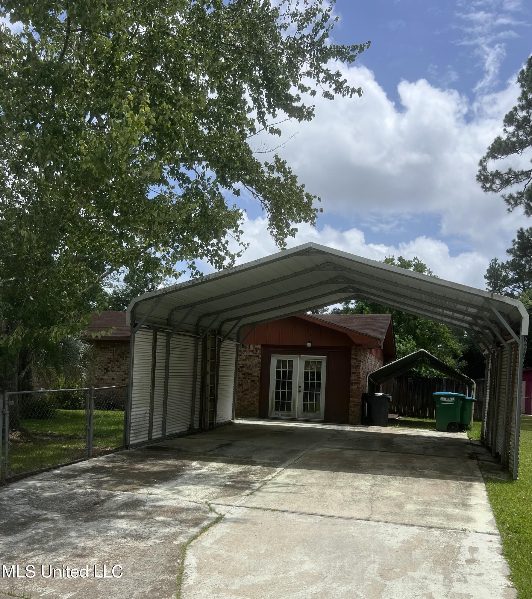 1809 Riverside Drive Gautier, MS 39553 - Photo 6 of 21 IMG_8309