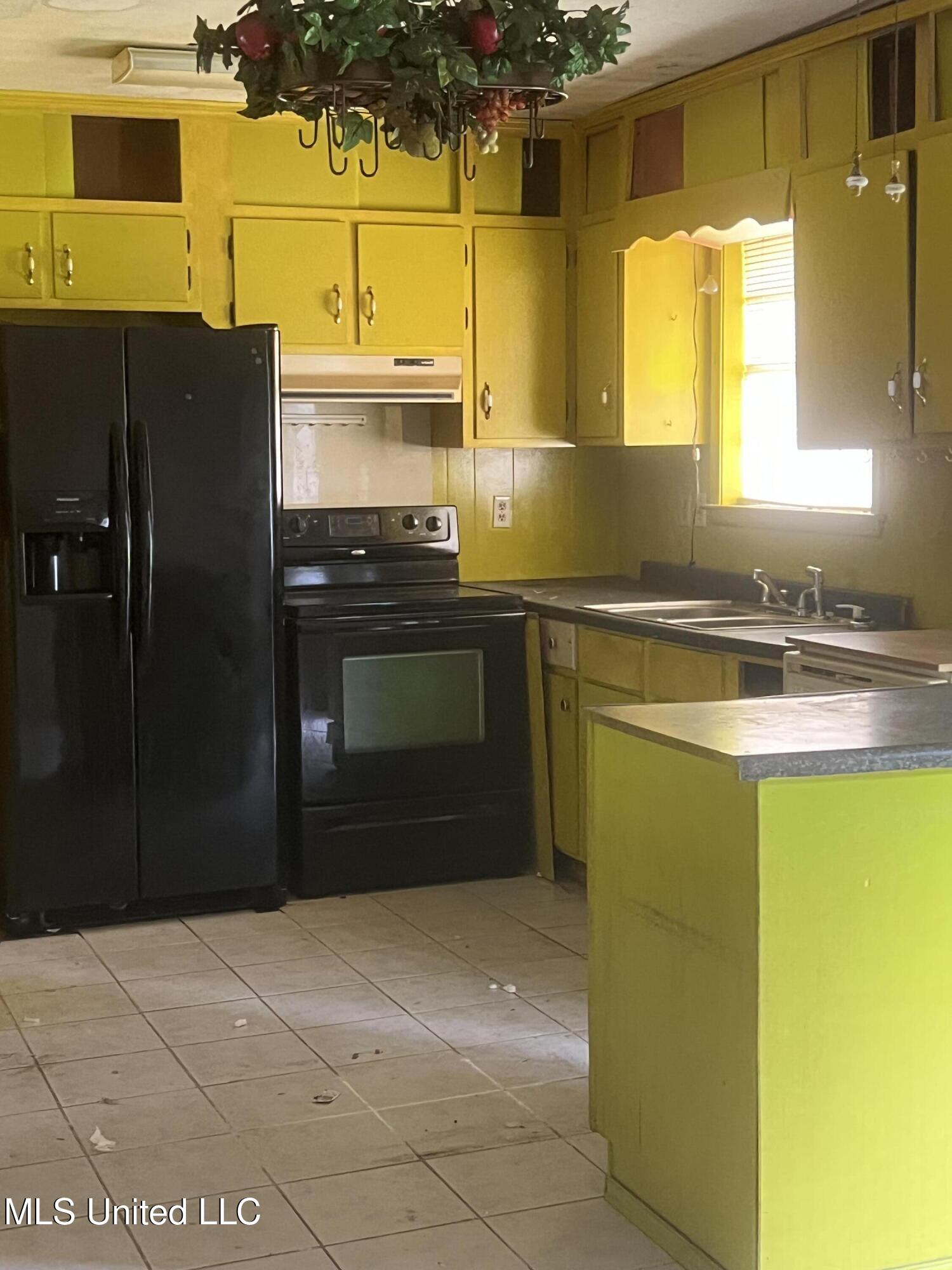 1809 Riverside Drive Gautier, MS 39553 - Photo 7 of 21 IMG_8310