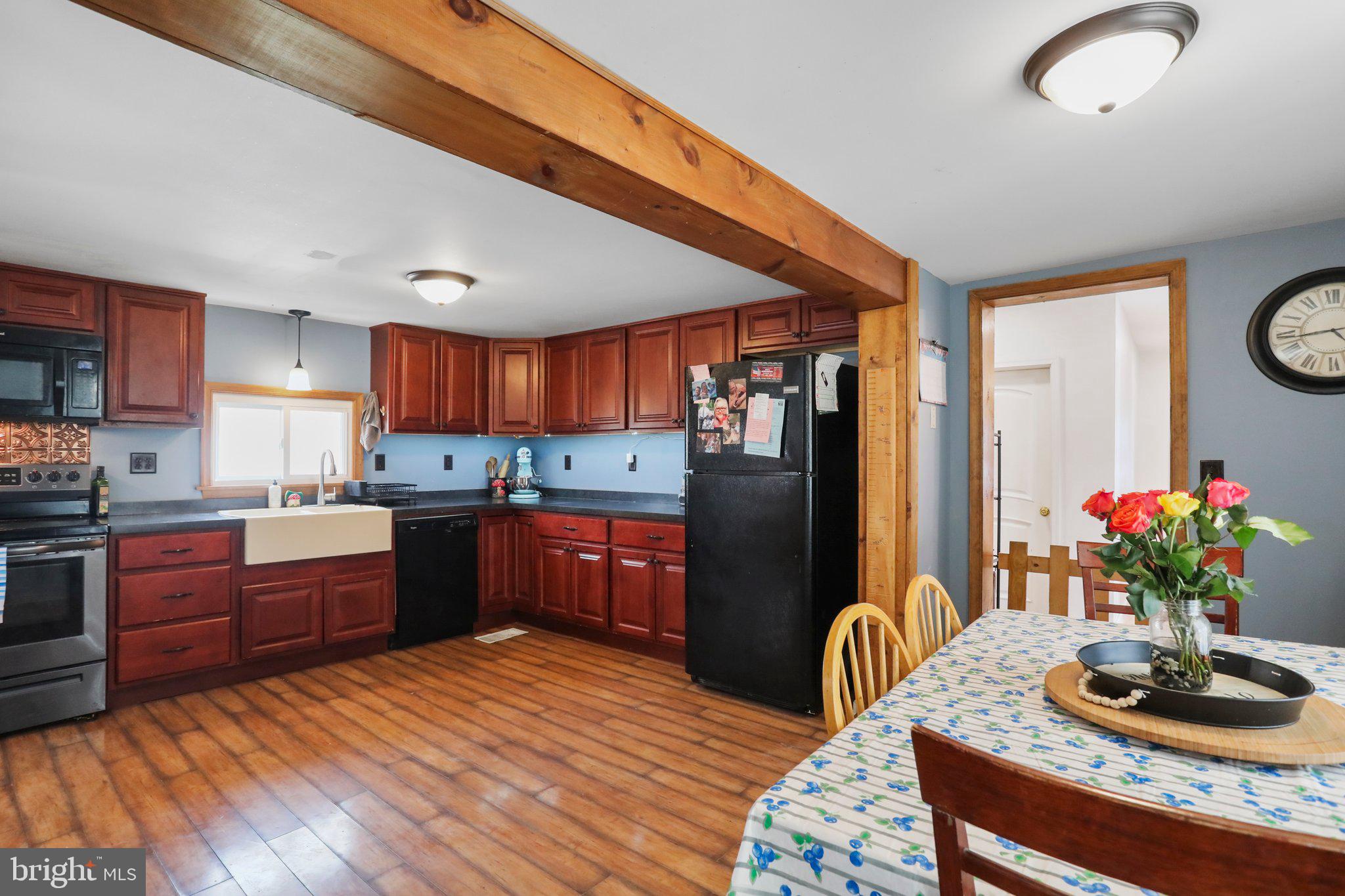 24950 Back Road Doylesburg, PA 17219 - Photo 6 of 28 Kitchen / Dining