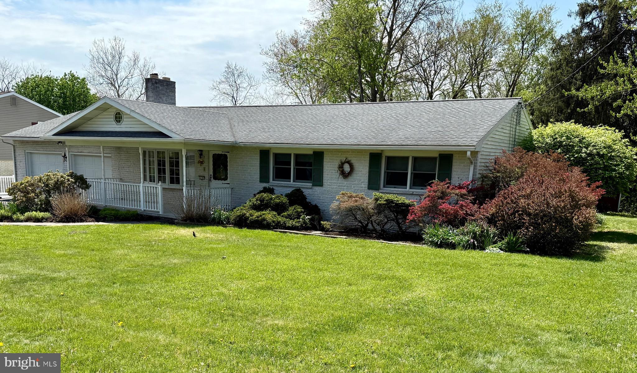 310 Hemlock Road Mechanicsburg, PA 17055 - Photo 2 of 25
