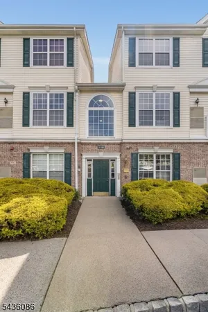 $319,900 | 62 Limerick Lane, Phillipsburg, NJ 08865