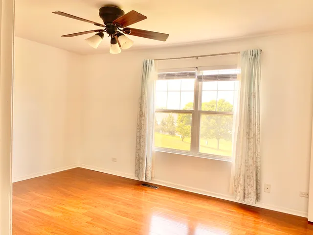 $1,950 | 2243 Flagstone Lane, Carpentersville, IL 60110