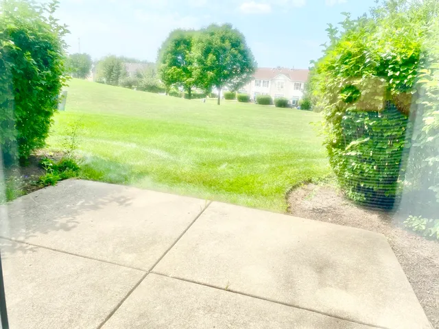 $1,950 | 2243 Flagstone Lane, Carpentersville, IL 60110