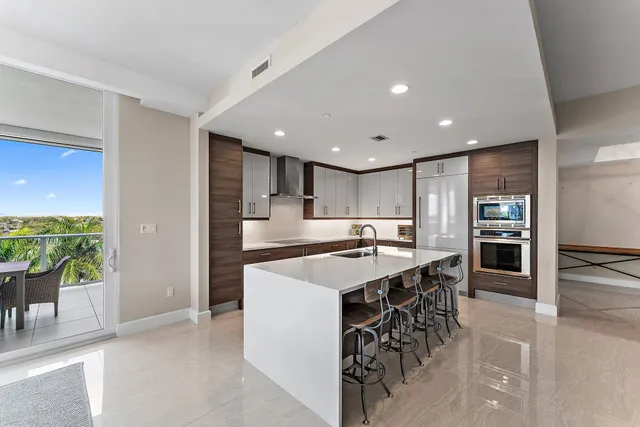 $2,795,000 | 2700 Donald Ross Road, Unit 501, Palm Beach Gardens, FL 33410