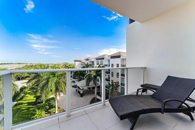 $2,795,000 | 2700 Donald Ross Road, Unit 501, Palm Beach Gardens, FL 33410