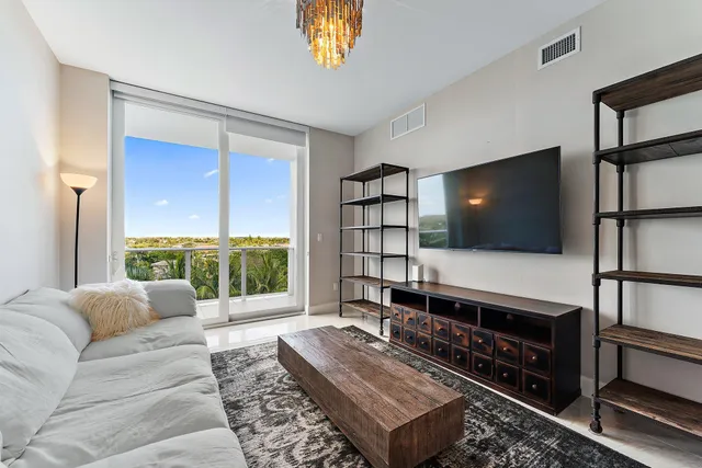 $2,795,000 | 2700 Donald Ross Road, Unit 501, Palm Beach Gardens, FL 33410