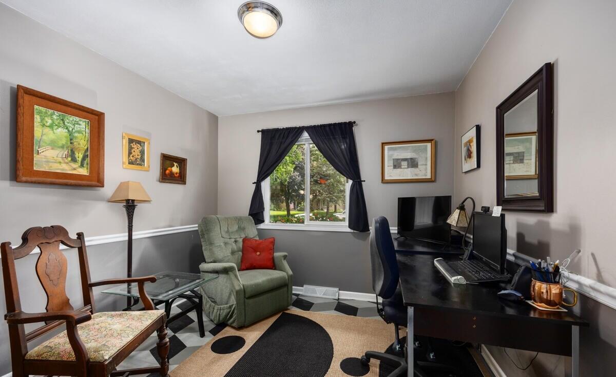 583 Kingsbury Street Northwest Grand Rapids, MI 49544 - Photo 11 of 24 20250819130747850134000000-o