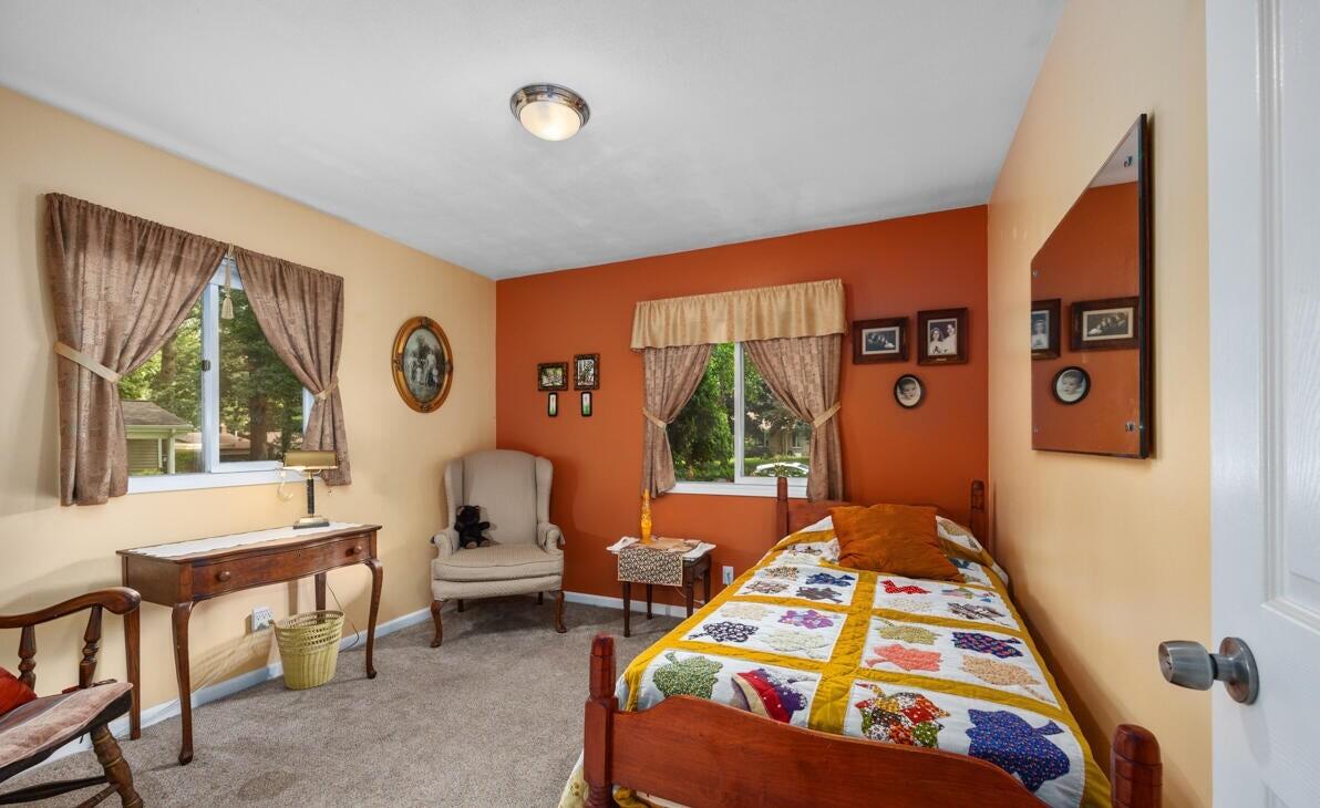 583 Kingsbury Street Northwest Grand Rapids, MI 49544 - Photo 12 of 24 20250819130749408374000000-o