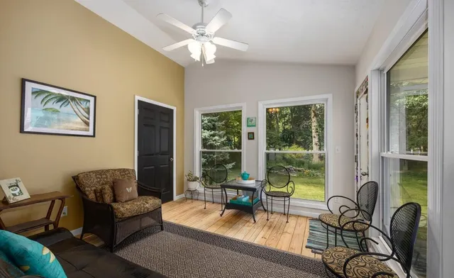 $2,900 | 583 Kingsbury Street Northwest, Grand Rapids, MI 49544