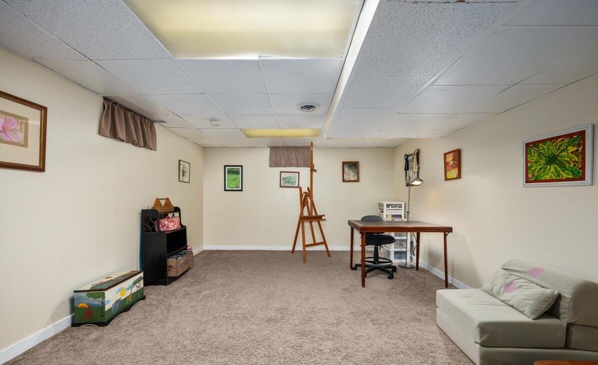 583 Kingsbury Street Northwest Grand Rapids, MI 49544 - Photo 15 of 24 20250819130754933000000000-o