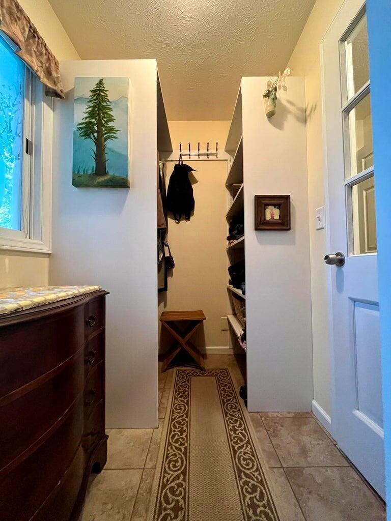 583 Kingsbury Street Northwest Grand Rapids, MI 49544 - Photo 10 of 24 20250905160527297244000000-o