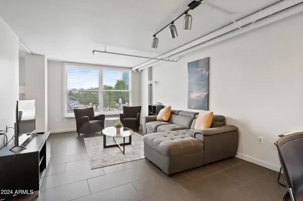 $2,900 | 535 West Thomas Road, Unit 212, Phoenix, AZ 85013