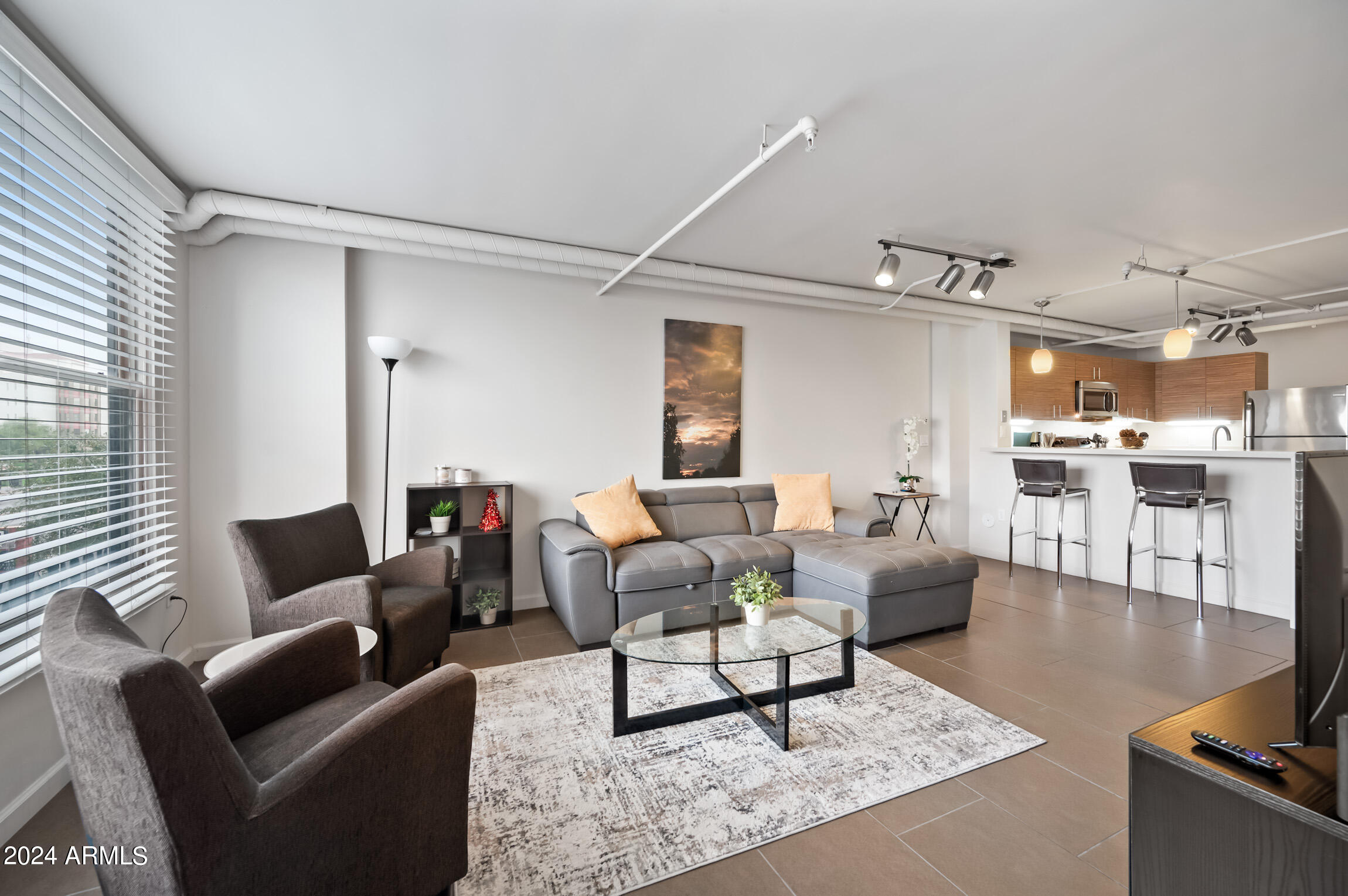 535 West Thomas Road, Unit 212 Phoenix, AZ 85013 - Photo 13 of 18 ocupix-535WTR212-13