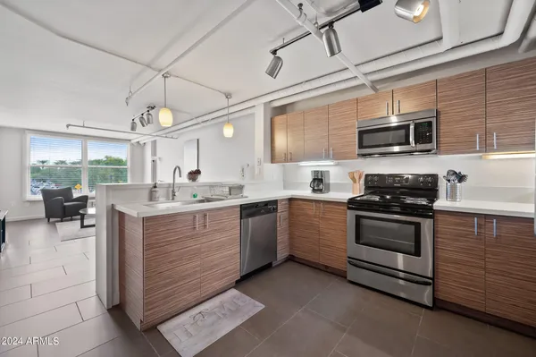 $2,900 | 535 West Thomas Road, Unit 212, Phoenix, AZ 85013