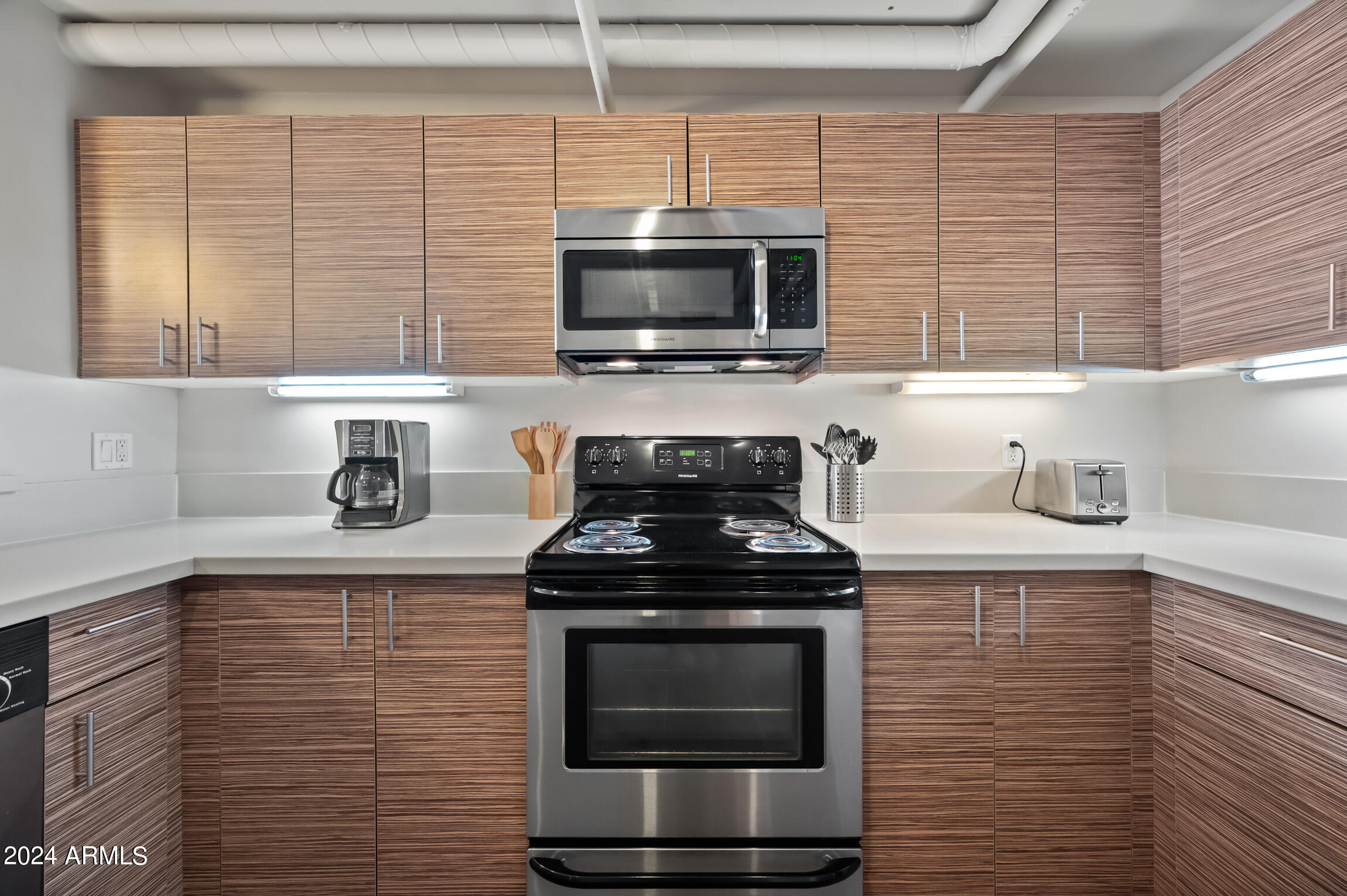 535 West Thomas Road, Unit 212 Phoenix, AZ 85013 - Photo 3 of 18 ocupix-535WTR212-3