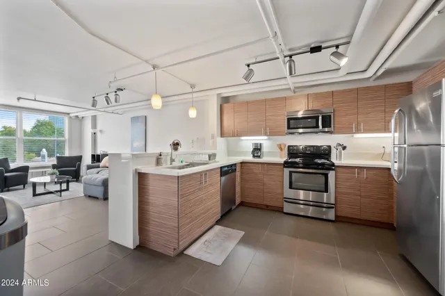 $2,900 | 535 West Thomas Road, Unit 212, Phoenix, AZ 85013