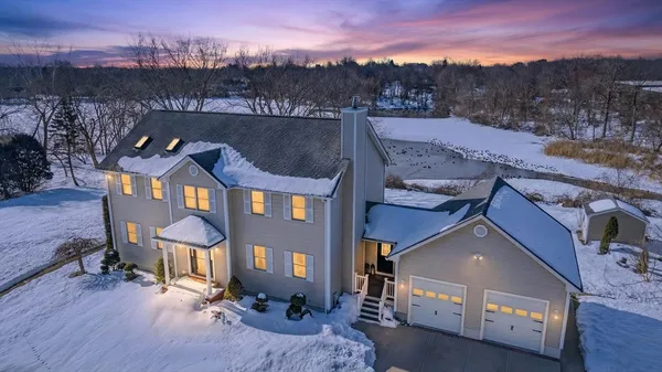 $899,999 | 155 Sagamore Road, Seekonk, MA 02771