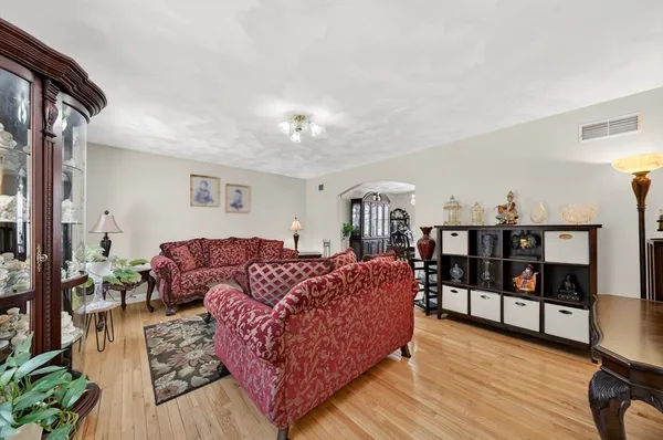 $899,999 | 155 Sagamore Road, Seekonk, MA 02771