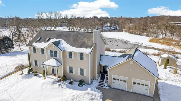 $899,999 | 155 Sagamore Road, Seekonk, MA 02771