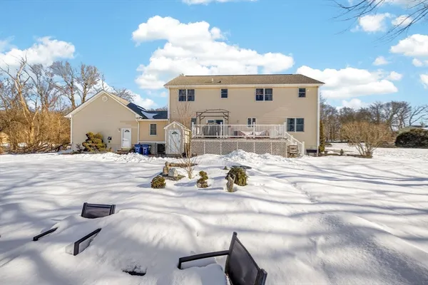 $899,999 | 155 Sagamore Road, Seekonk, MA 02771