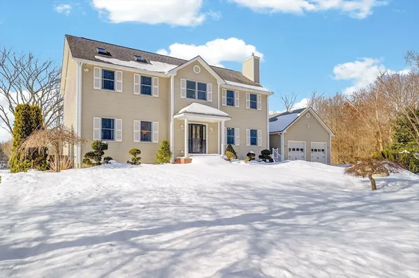 $899,999 | 155 Sagamore Road, Seekonk, MA 02771
